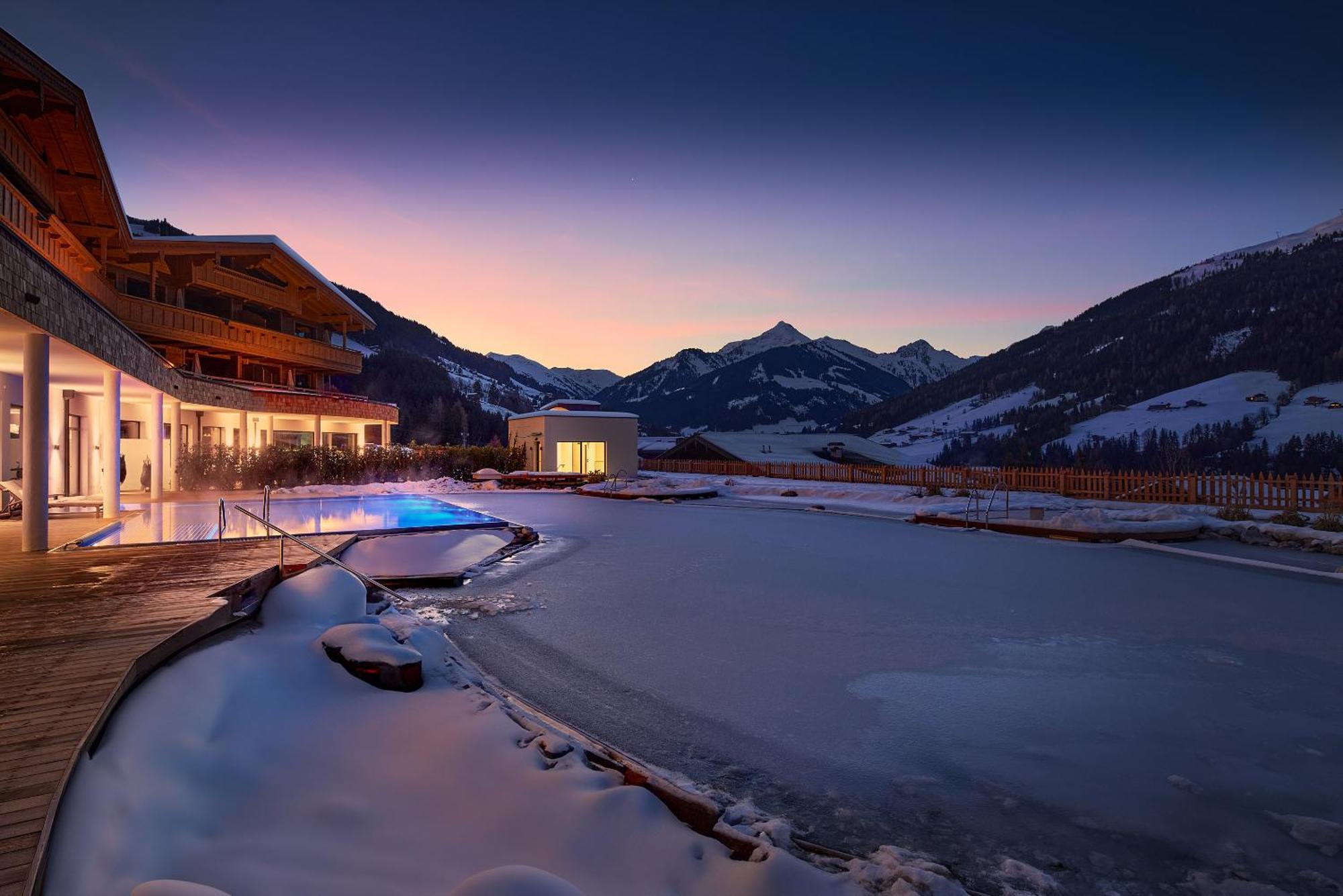 Der Boeglerhof - Pure Nature Spa Resort Алпбах Екстериор снимка
